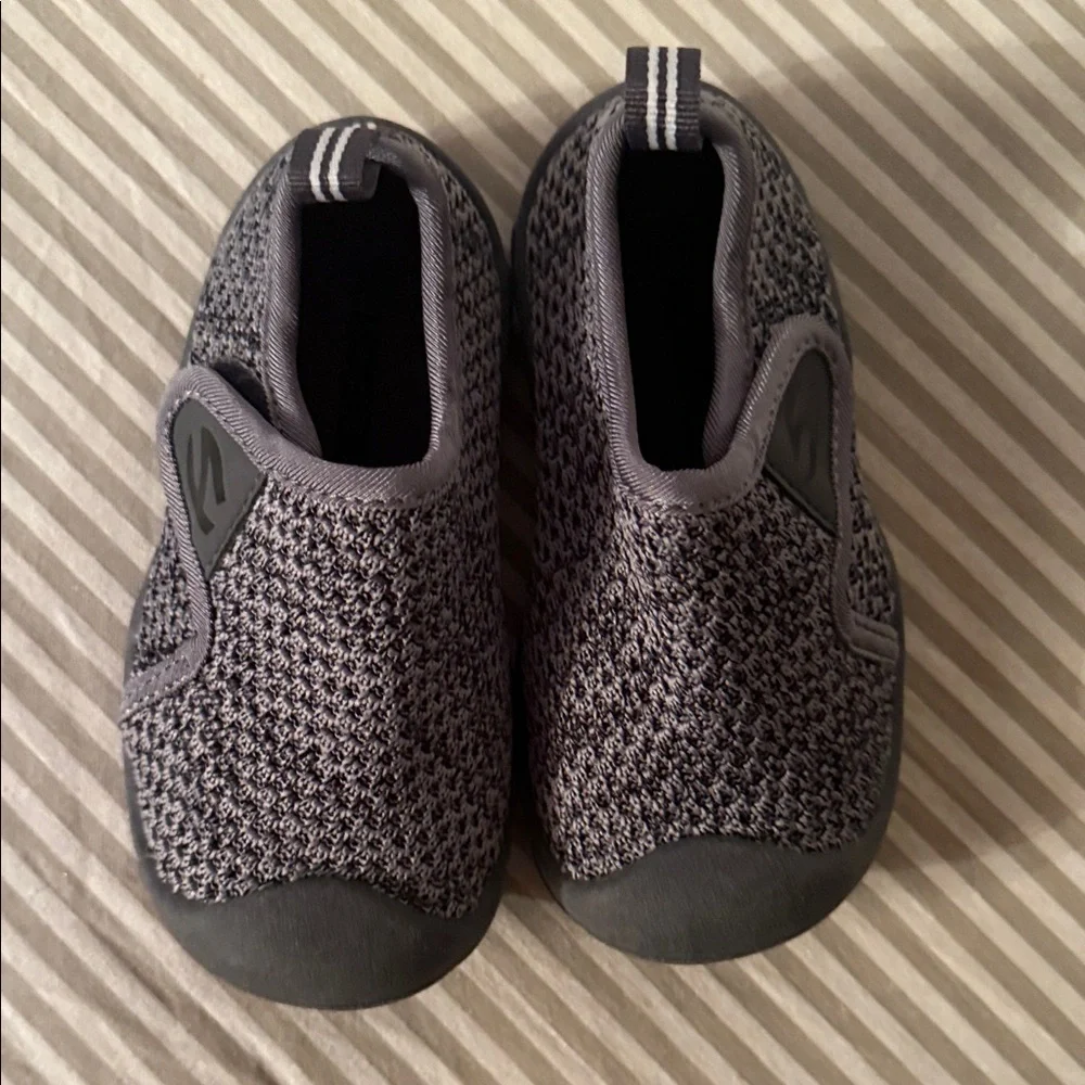 Hobibear Kids' Gray Slip-On Water Shoes